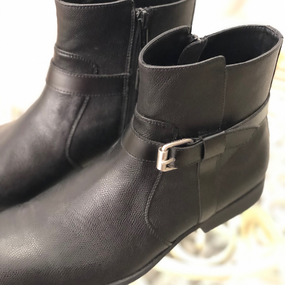 New Stylish Mens Calvin Klein Boots!!